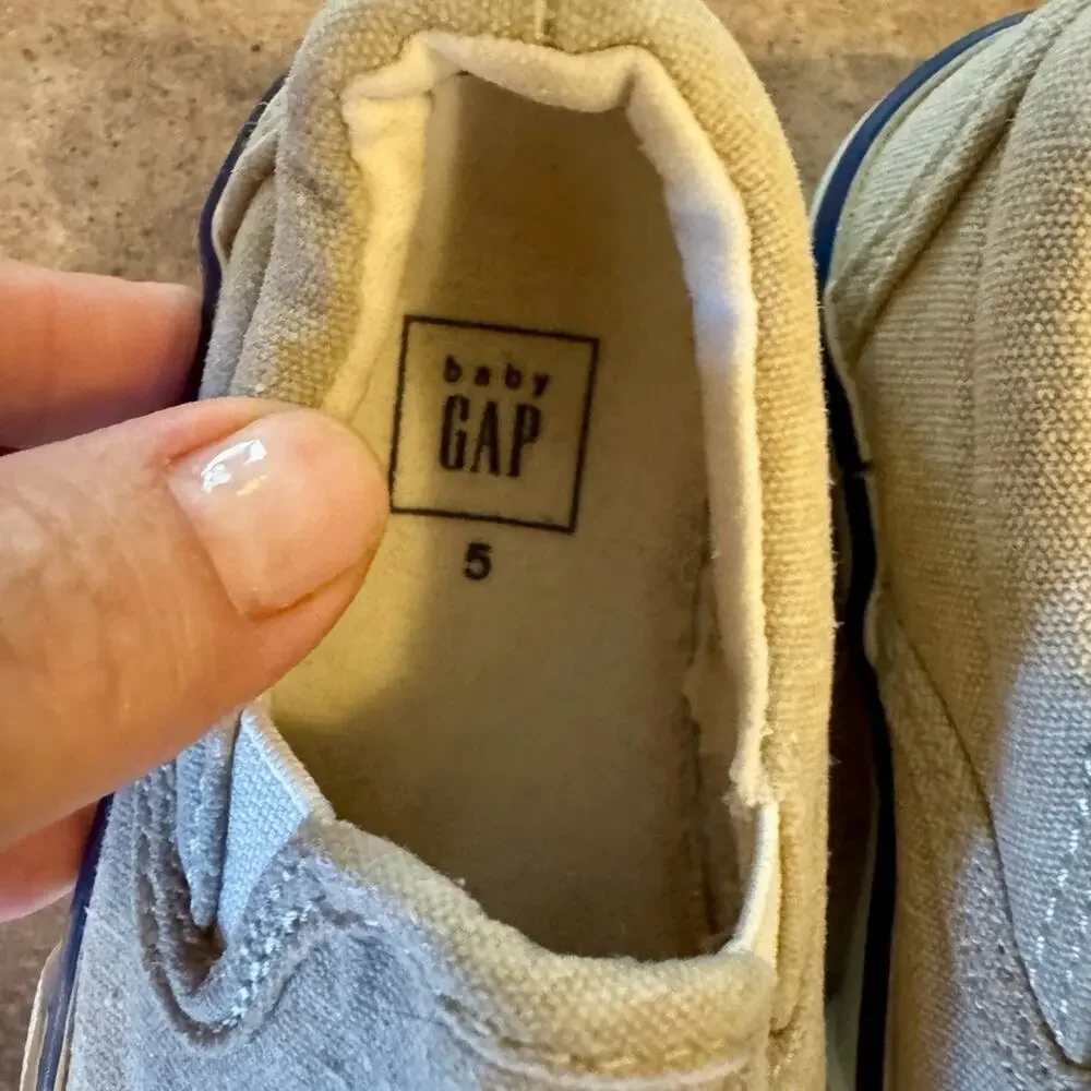GAP Baby Kids Classic Tan Slip-On Sneakers, Size 5